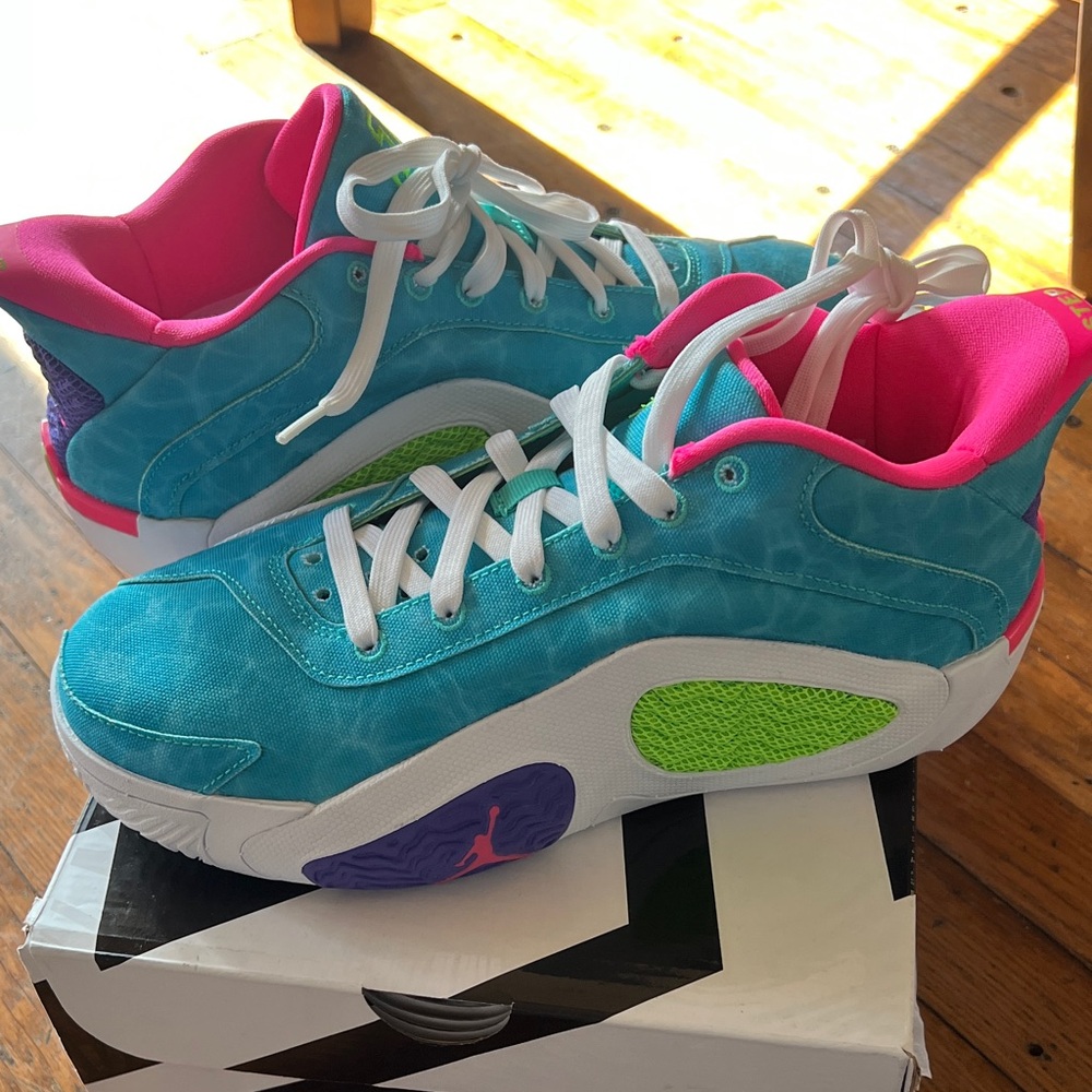 Jordan Tatum 2 GS “Hyper Jade/Green Strike” Size 7Y – New w/ Box